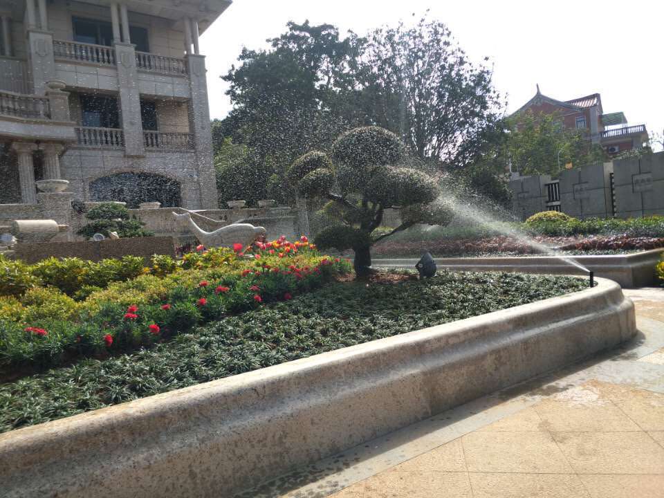 庭院自動噴灌.jpg
